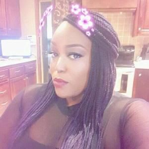 Meet your Posher, Monique