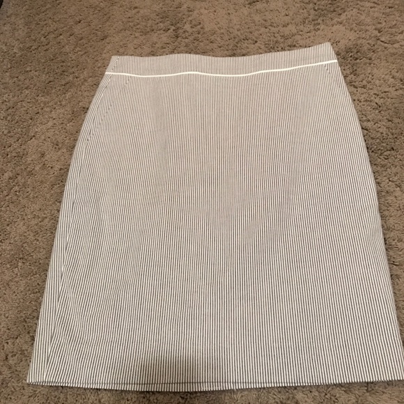 The Limited Pencil Skirt | Size 10 - Picture 1 of 4