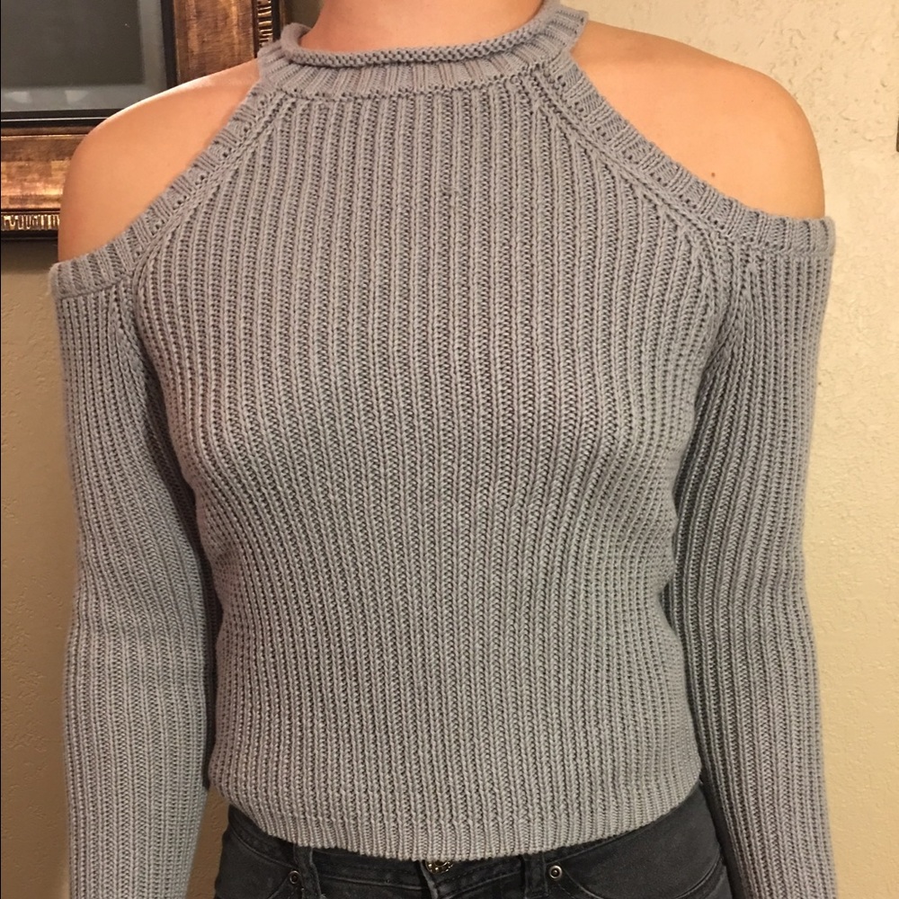 Shoulderless Top