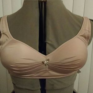 36D soft cup molded wireless bra