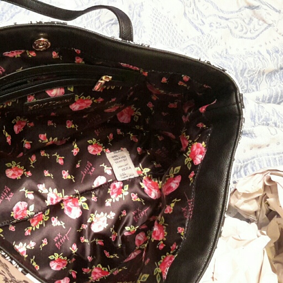 Betsey johnson snap closure 2in 1 tote NWT - Picture 6 of 7