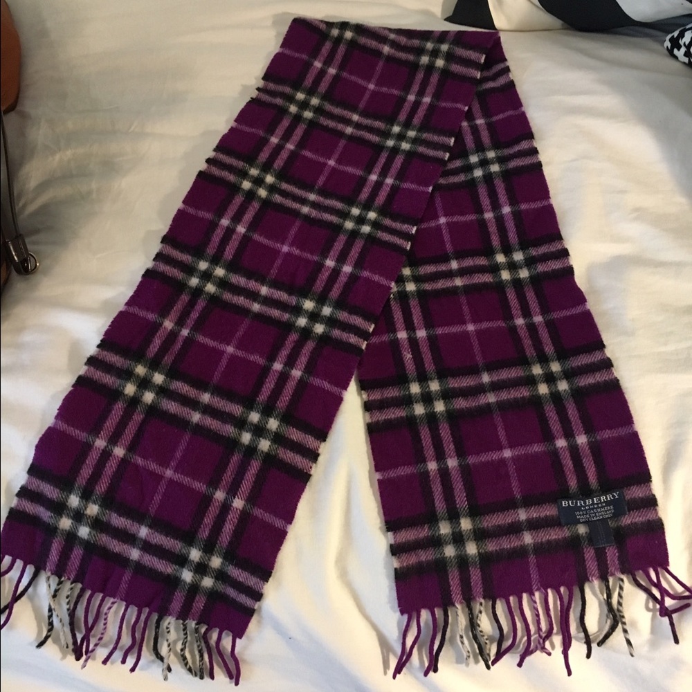 Burberry cashmere scarf (small)