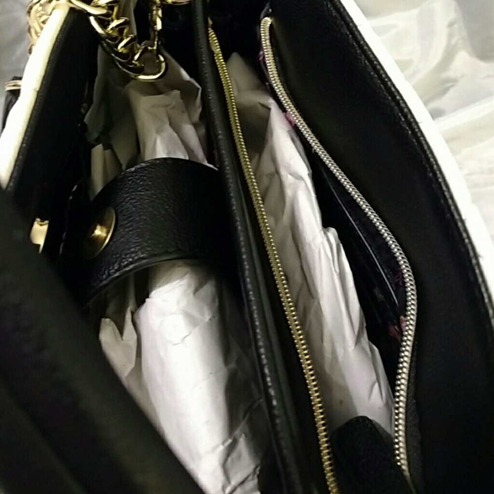 Betsey johnson satchel single handle NWT cream - Picture 2 of 4