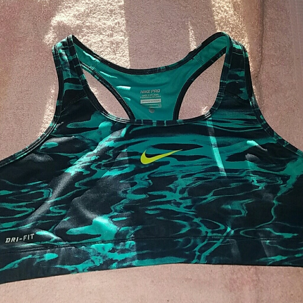 XL Nike sports bra