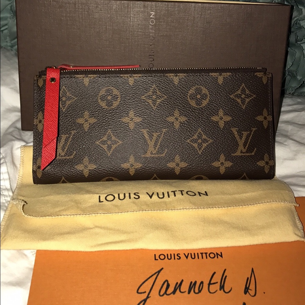 ❗❗SOLD❗❗Authentic Louis Vuitton Adele Wallet