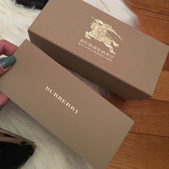 Authentic Burberry sunglasses - Picture 6 of 6