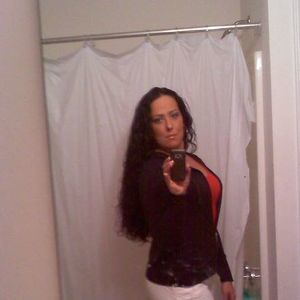 Meet your Posher, Elisha