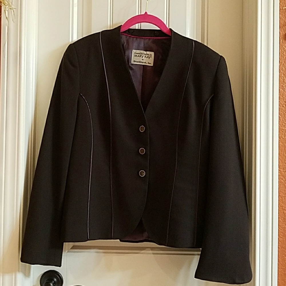 Exclusive**Mary Kay Director's Suit