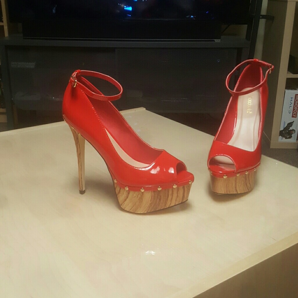 *SPRING CLEANING* Red/wood Heels