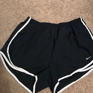 NIKE RUNNING SHORTS
