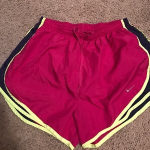 NIKE RUNNING SHORTS