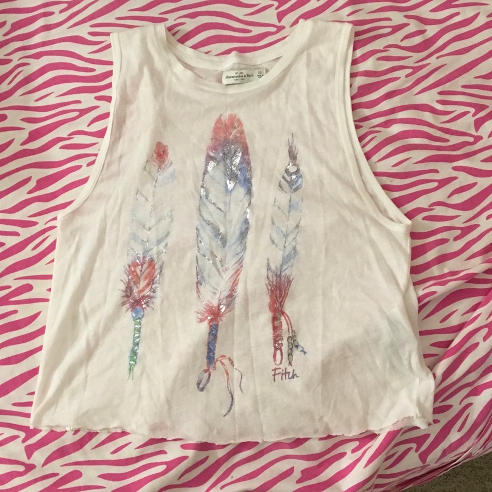 $4 SALE 🔥White cropped muscle tee !!MUST GO SOON