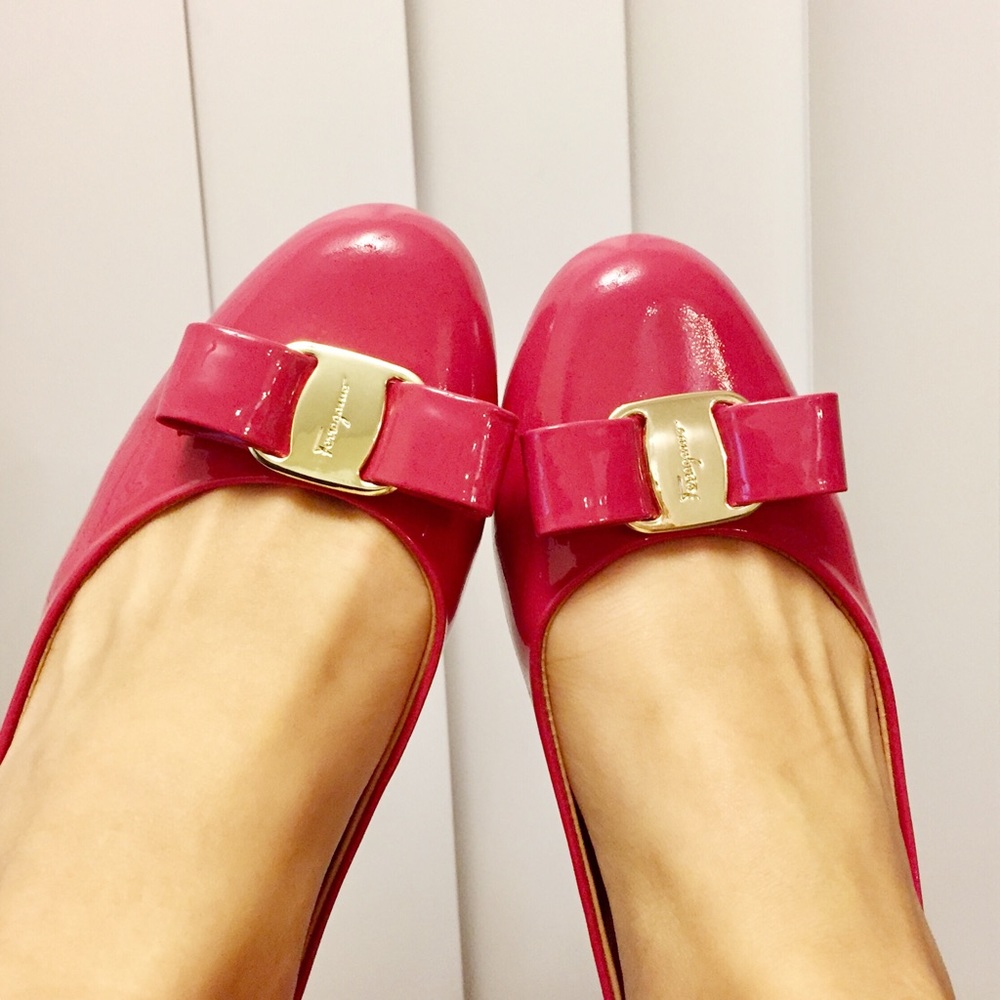 SF Vara hot pink size 9