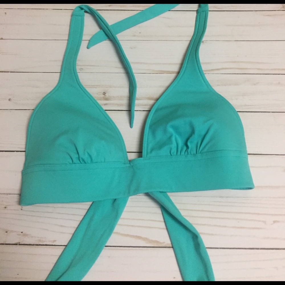 Victoria's Secret bathing suit top only 👙