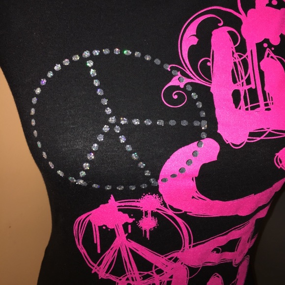 Vanity T-Shirt - Picture 3 of 6