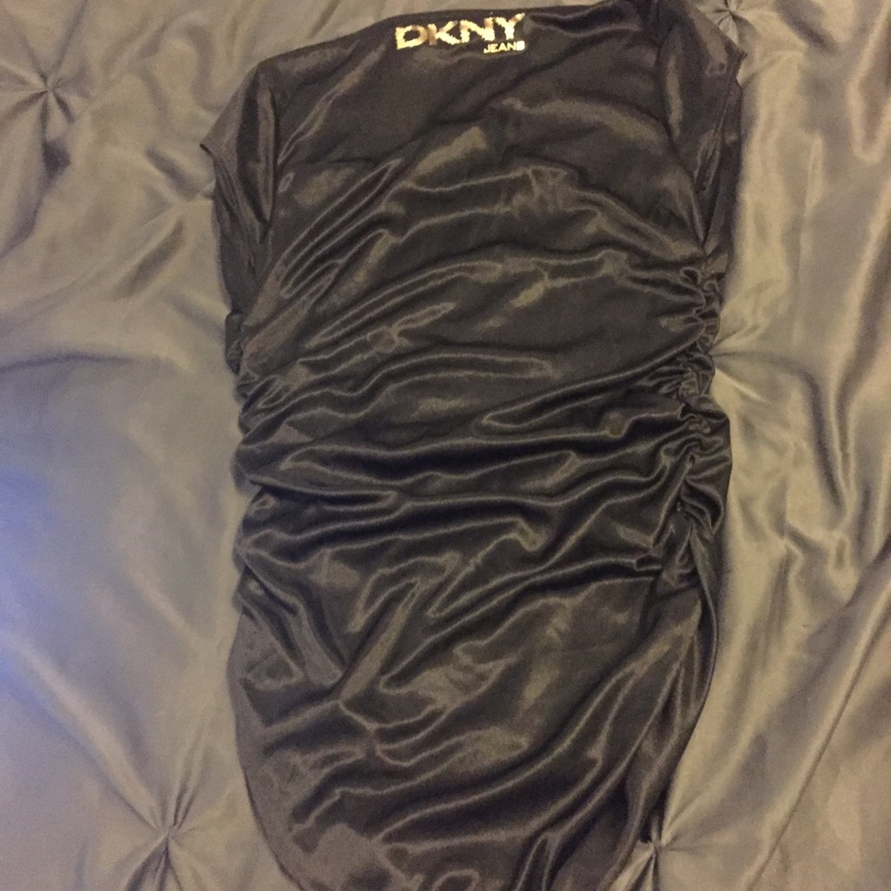 DKNY rouched top.