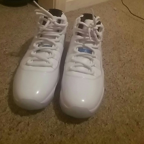 Jordan 11 Legend Blue/Columbian - Picture 2 of 4