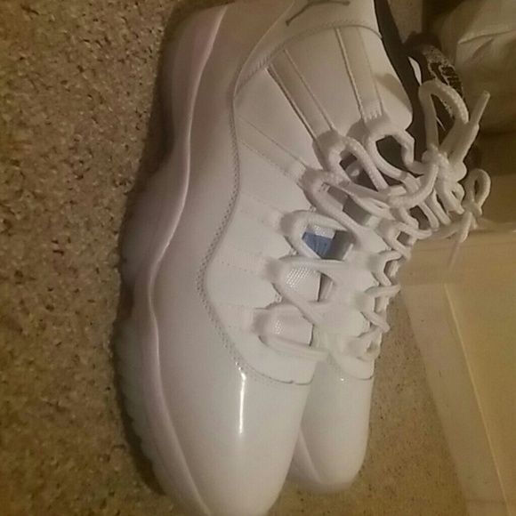 Jordan 11 Legend Blue/Columbian - Picture 3 of 4
