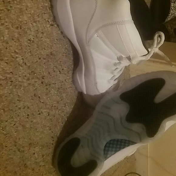 Jordan 11 Legend Blue/Columbian - Picture 4 of 4