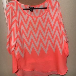 Rue 21 chevron top