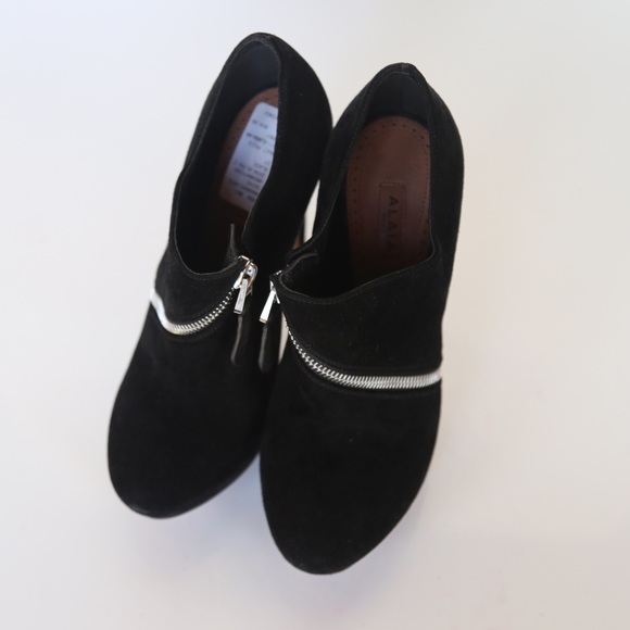 ALAÏA suede zipper booties - Picture 4 of 6