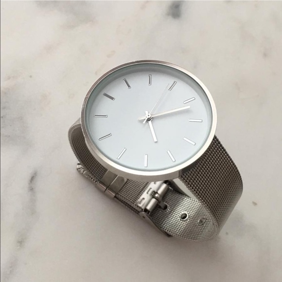 ‼️SOLD‼️ Silver band minimalist mesh watch large oversized - Picture 3 of 5