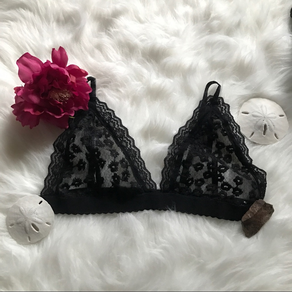 NEW💓 Black Bralette Lace Flower American Eagle