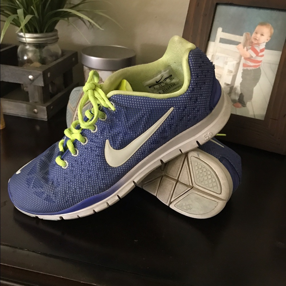 Nike free 5.0 running shoe