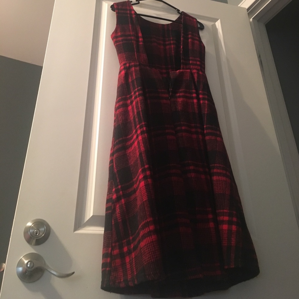 Dress - Picture 2 of 8