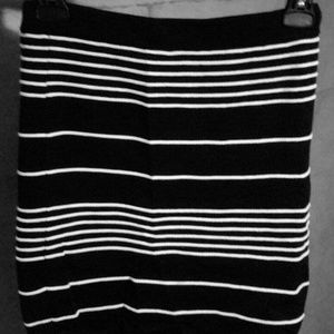 Mini skirt black & white med, cute!