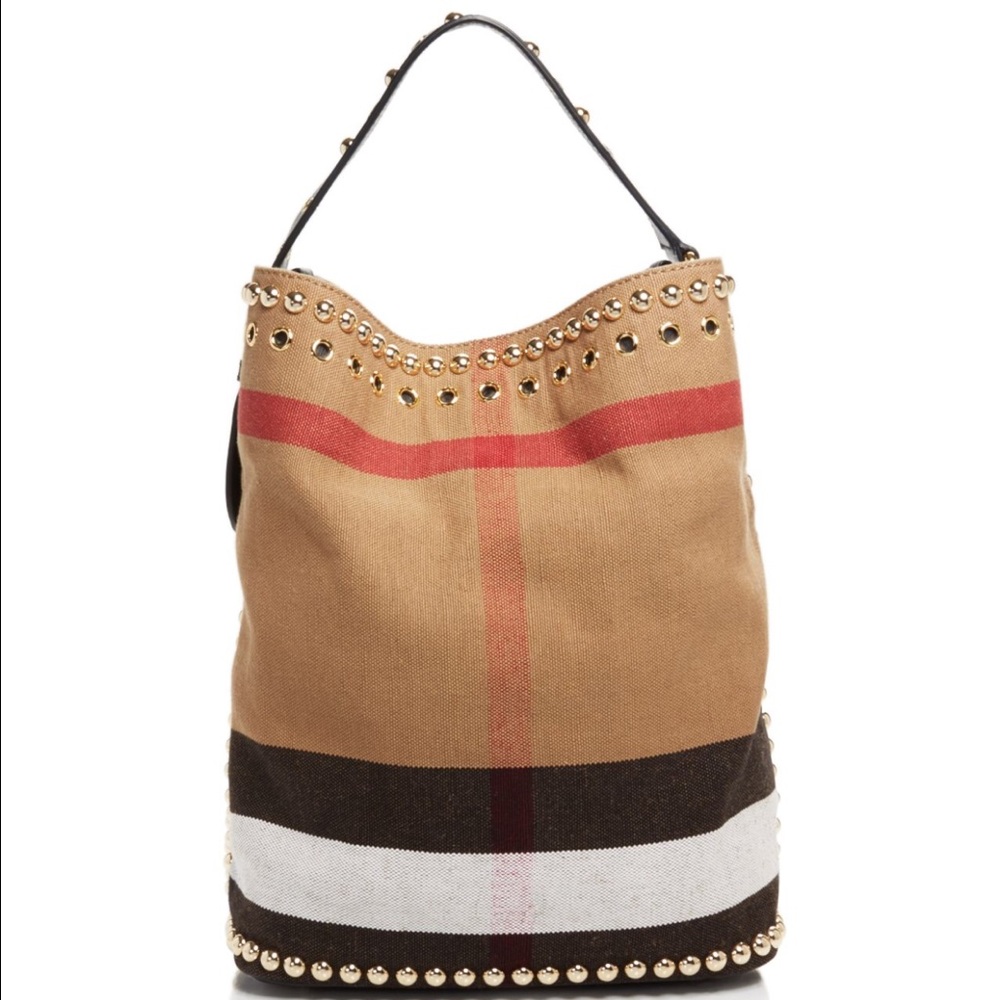 Burberry Ashby Medium Hobo..😍😍...