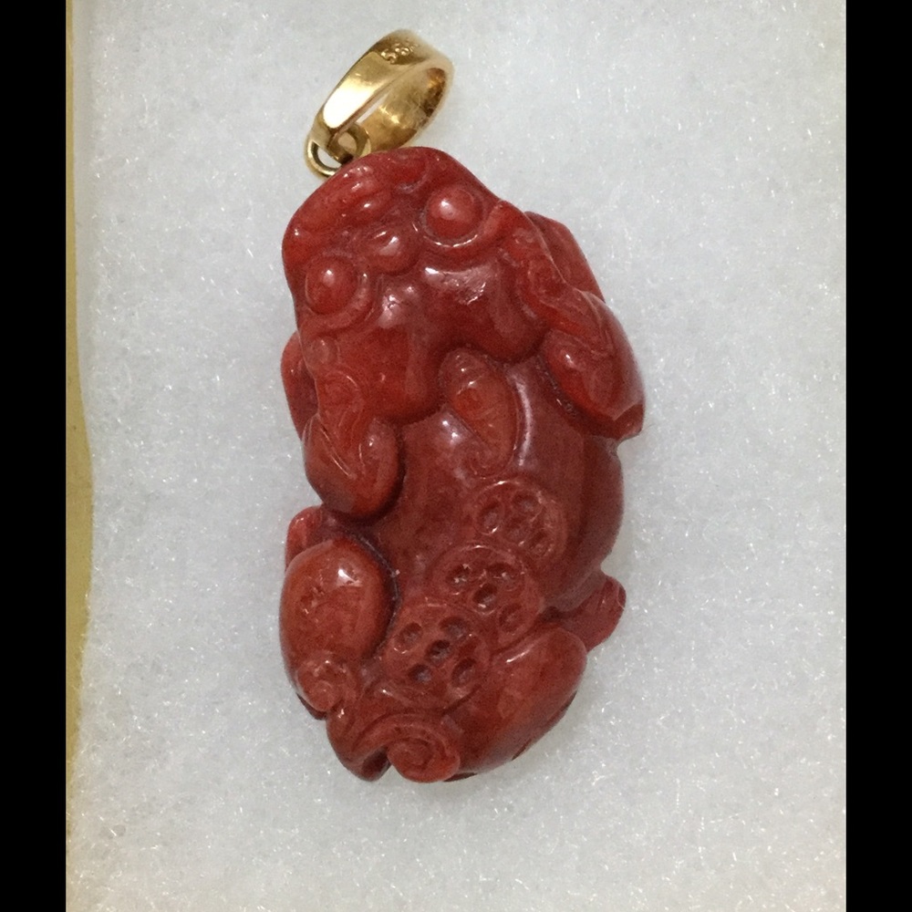 Red jade necklaces pendant