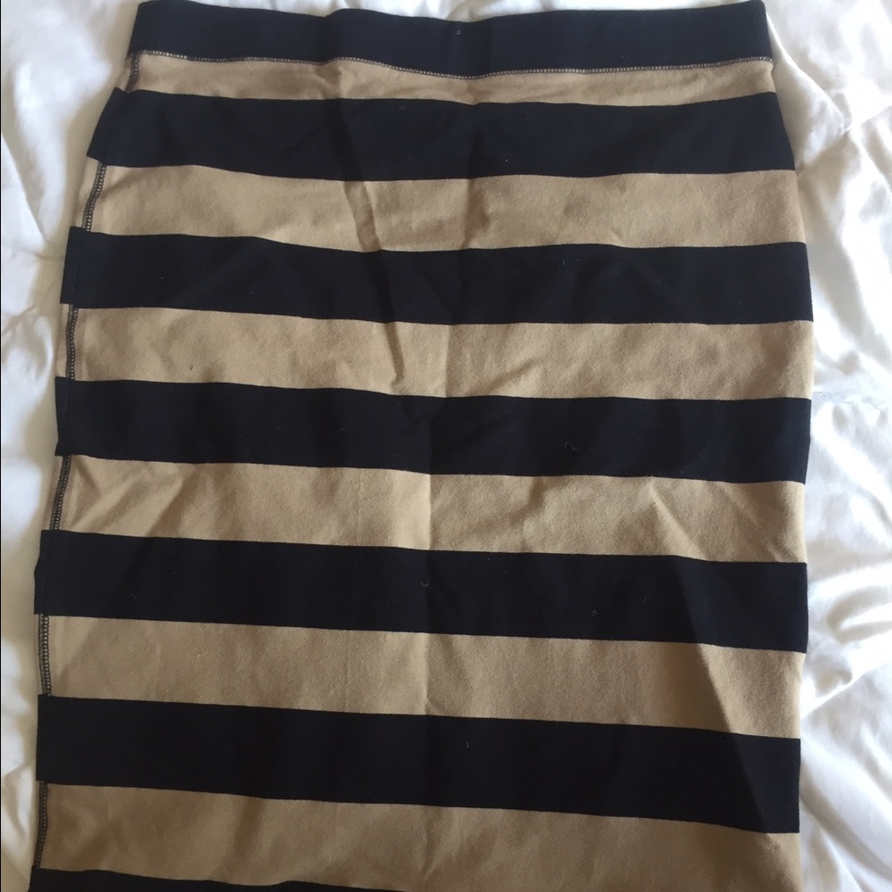 Striped knit pencil skirt
