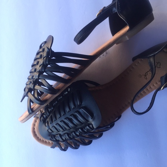1 LEFT! NWT. Blk huarache sandal - Picture 5 of 5