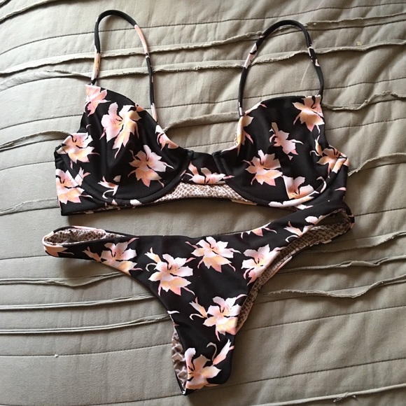 ❌SOLD❌Acacia Aloha Set - Picture 1 of 1