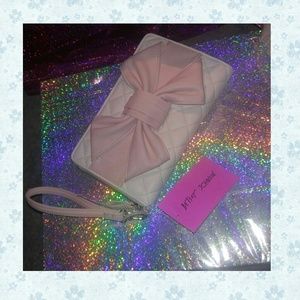 NWT Betsey Johnson Wristlet Wallet