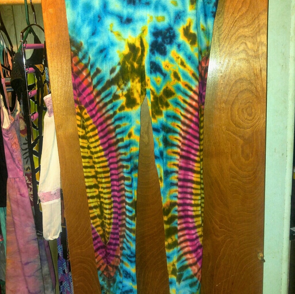stretchy tyedye leggings one size. made in india.