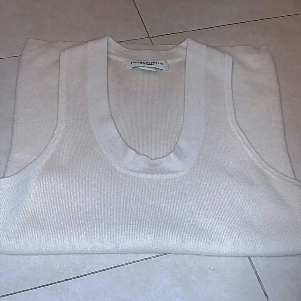 Banana Republic 🍌 100% Cashmere Sweater. M