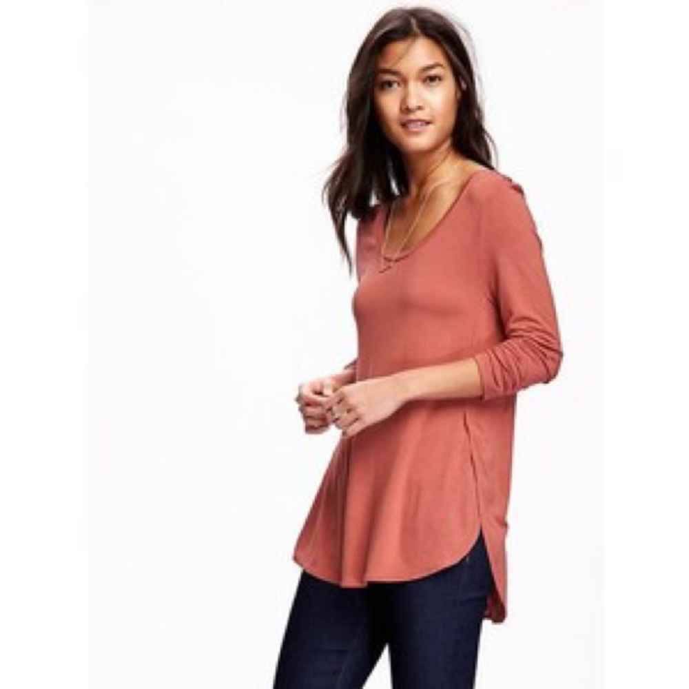 Old Navy Long Sleeved T-shirt