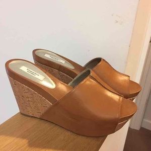 Simply Vera Wang Wedges
