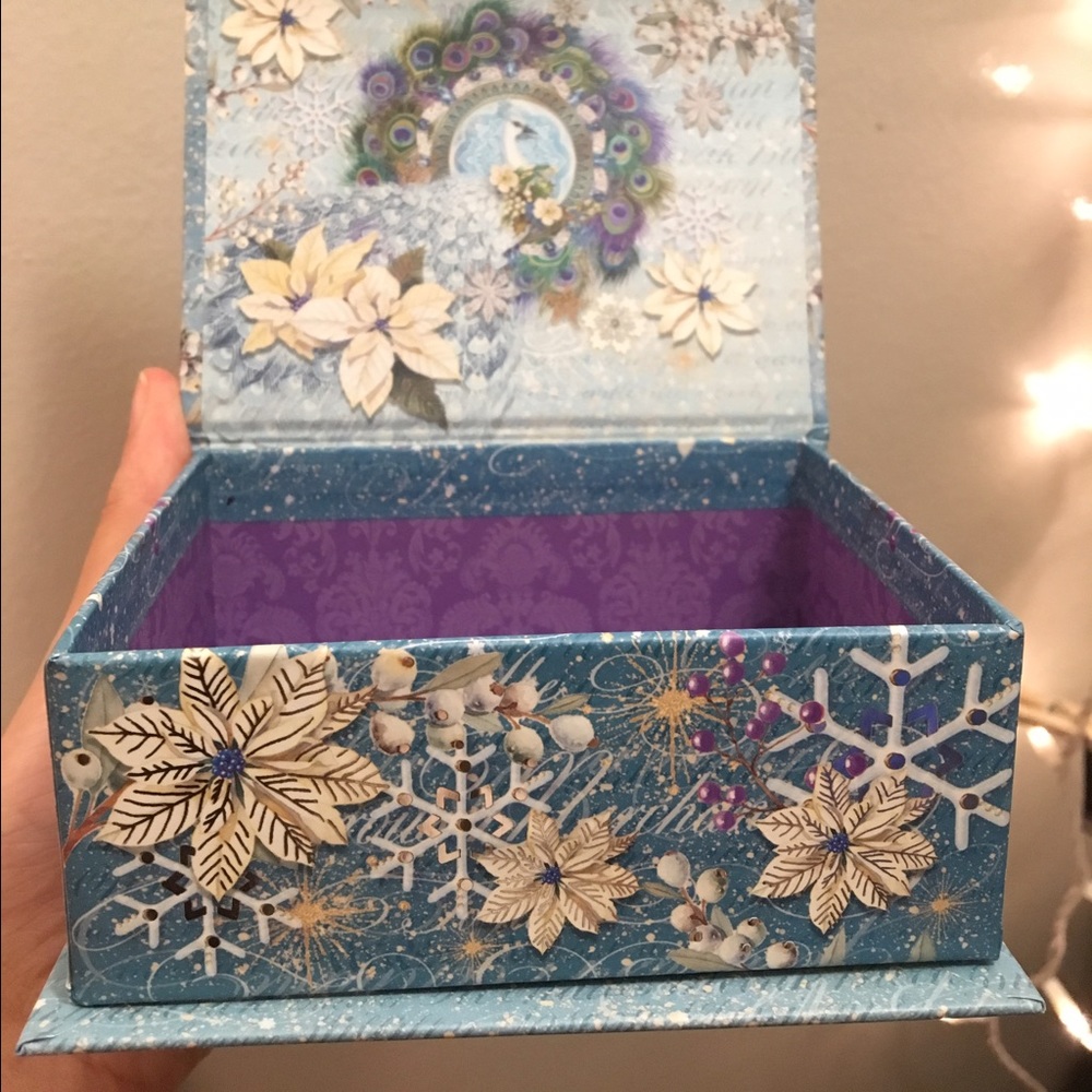 Mini Jewelry Box - Picture 3 of 4