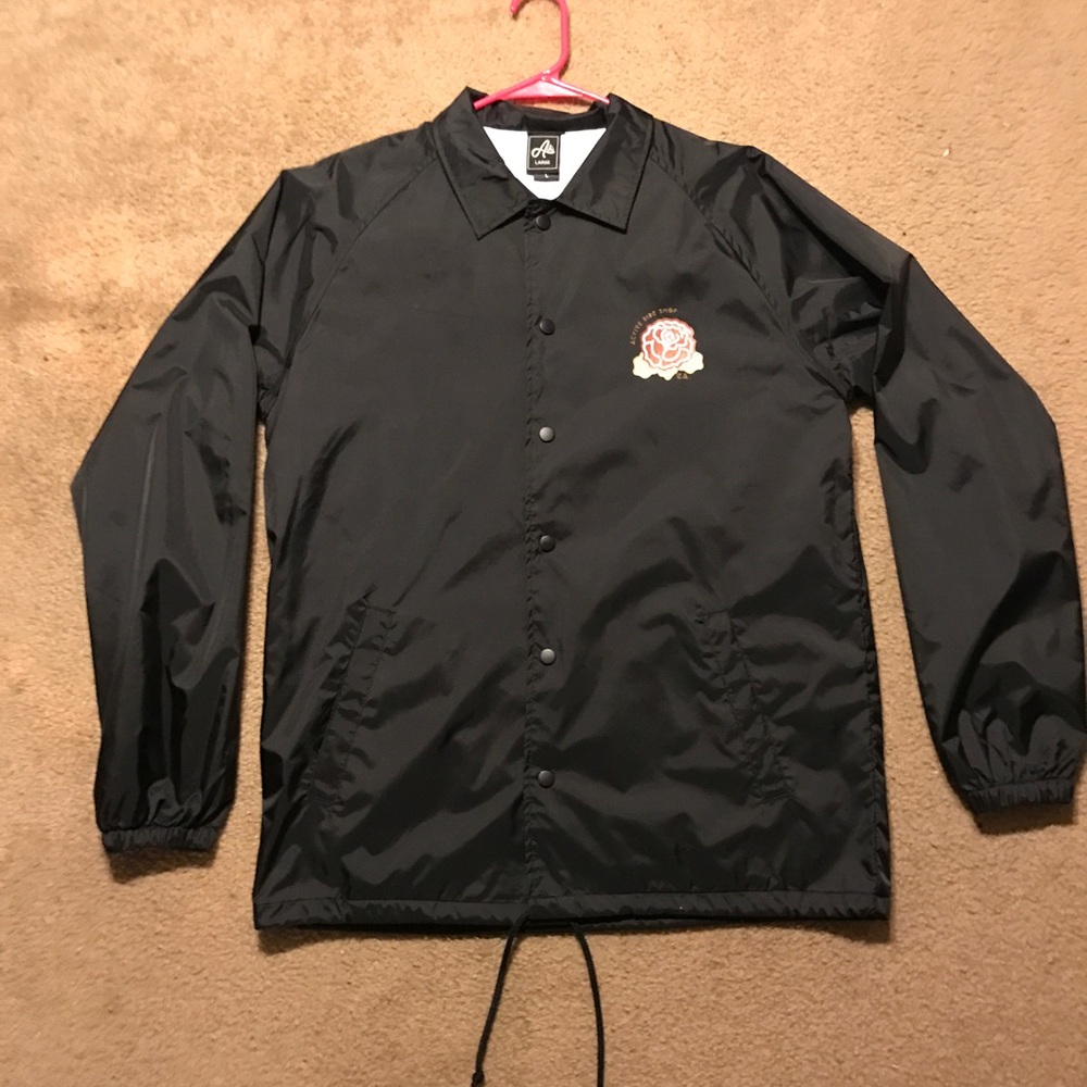 MENS wind breaker LARGE