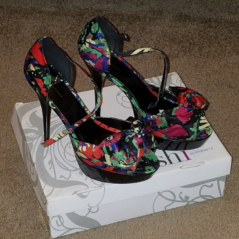 Peep Toe Pumps