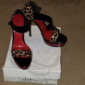 Leopard print platform heels