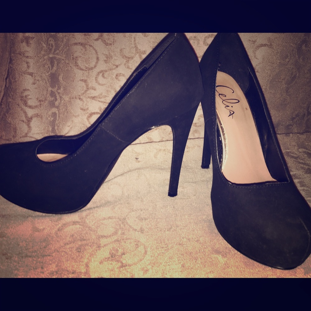 Celia suede black pump 7.5