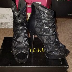 Lace peep toe bootie