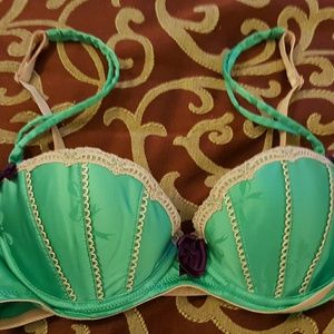 Victoria's secret Sexy little things shell bra Victoria's secret Sexy little things shell bra