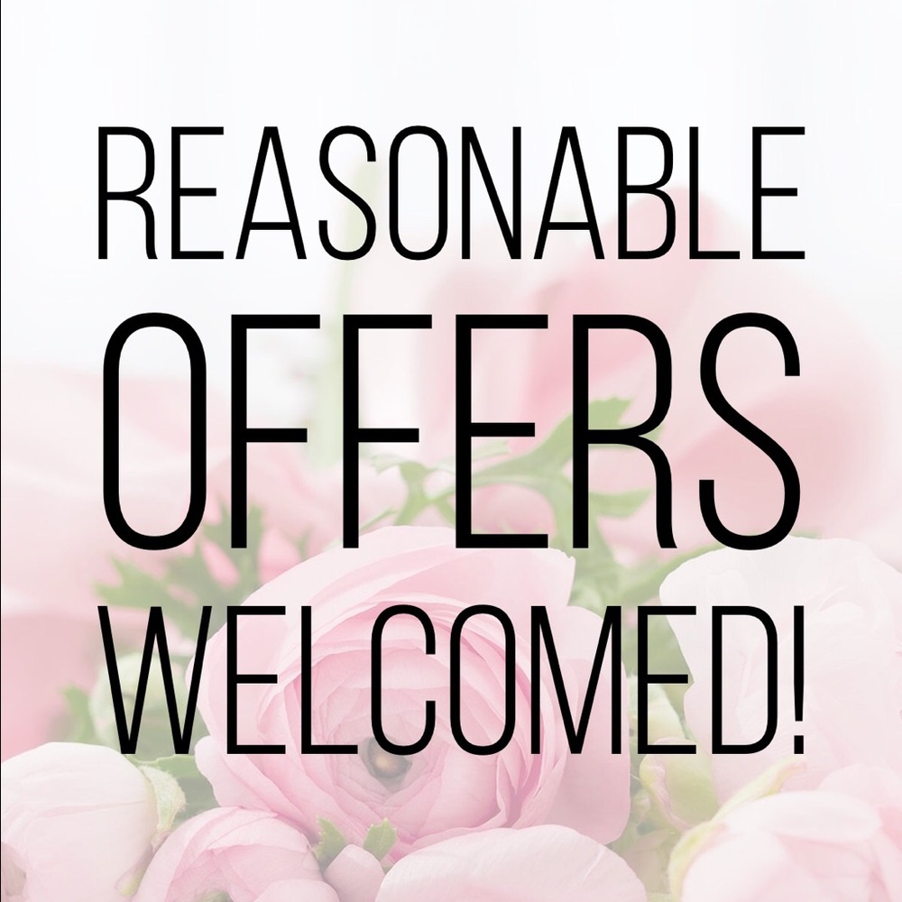 Reasonable offers are welcomed 💕