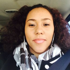 Meet your Posher, Briana