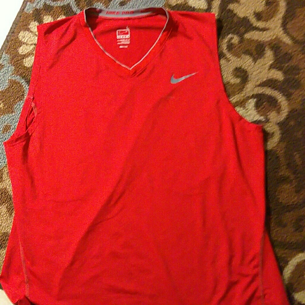 Nike pro top